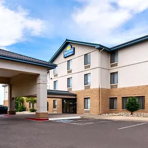 Hotel Days & By Wyndham International Airport, DEN